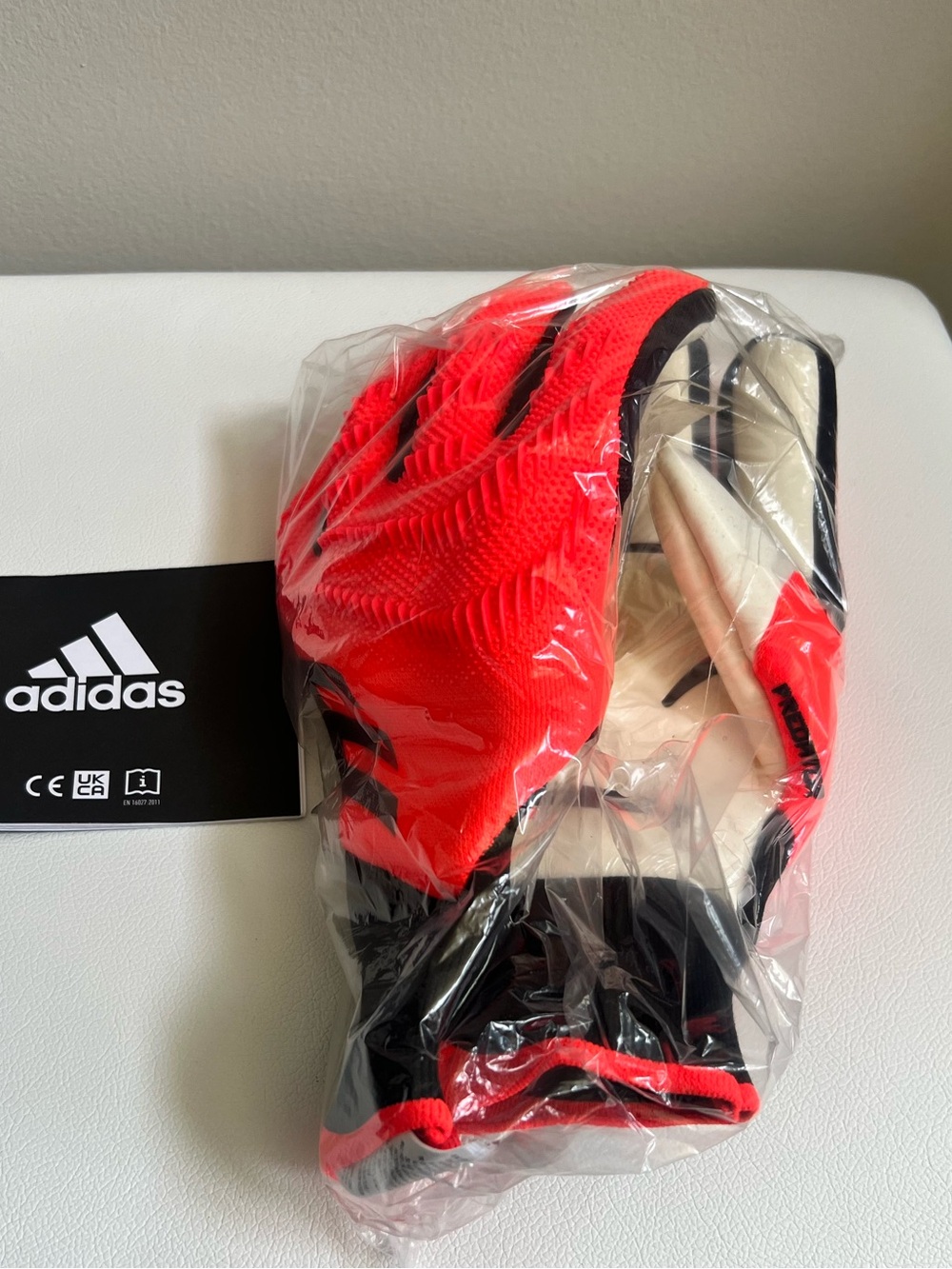 ADIDAS Predator Goalkeeper Gloves - Red Size 8.5 NWT! - Picture 5 of 10